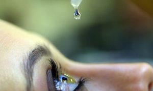 Quais são as especialidades do retinólogo e como ele ajuda?